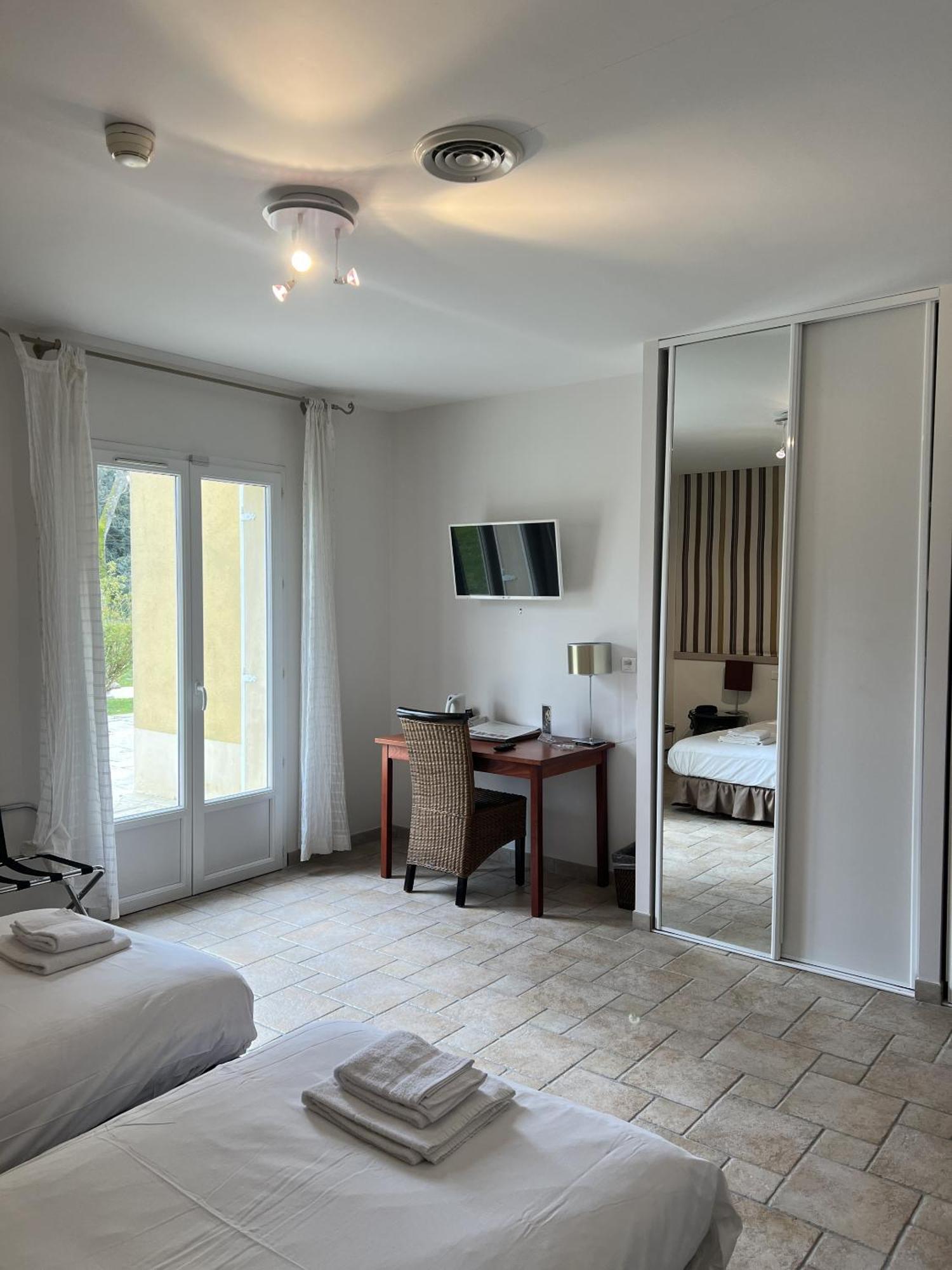 Hotel Du Chateau Bois Guibert Bonneval 部屋 写真