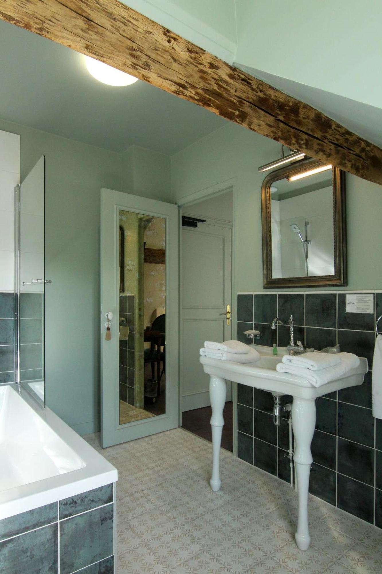 Hotel Du Chateau Bois Guibert Bonneval エクステリア 写真