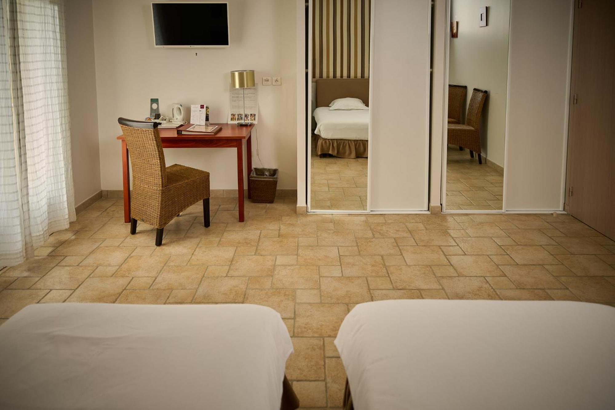 Hotel Du Chateau Bois Guibert Bonneval 部屋 写真