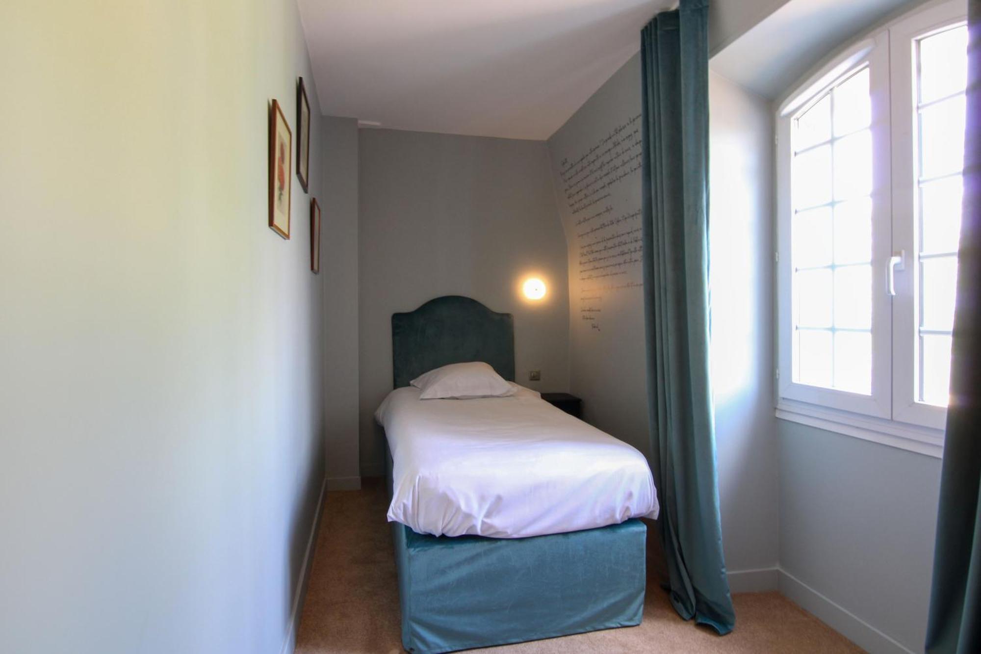 Hotel Du Chateau Bois Guibert Bonneval 部屋 写真