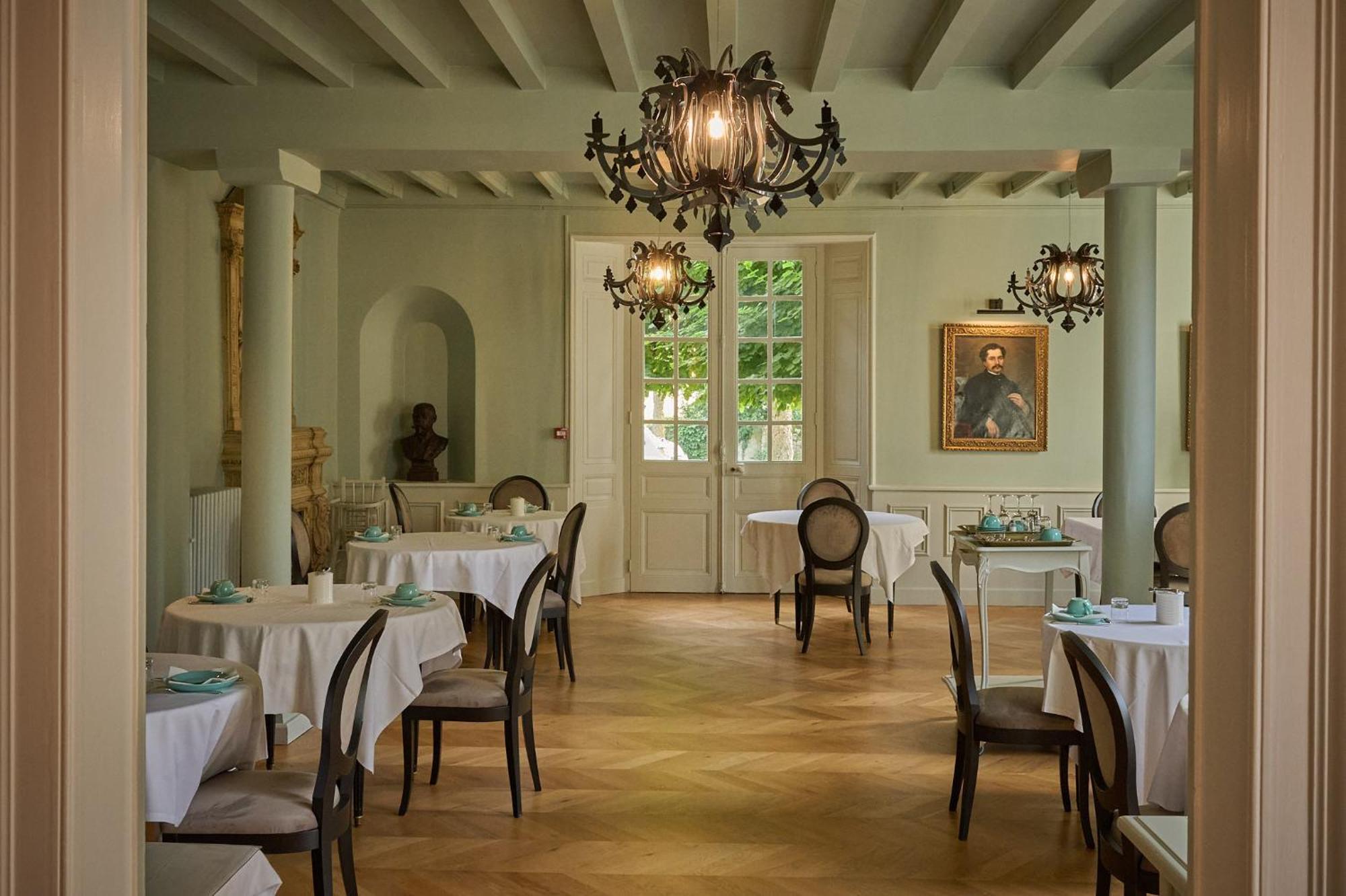 Hotel Du Chateau Bois Guibert Bonneval エクステリア 写真